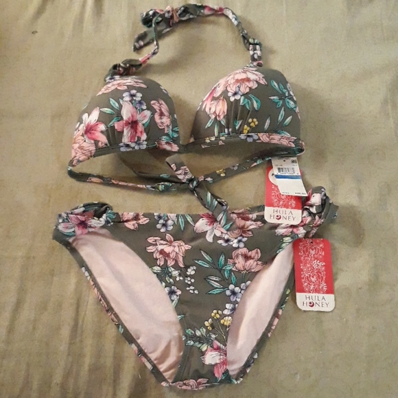 Hula Honey 2 piece bikini - Picture 3 of 5